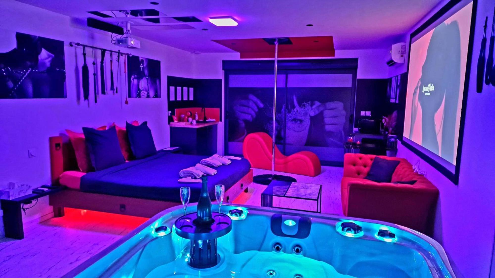 Loveroom Very Good Trip Chambre Avec Jacuzzi Privatif Staple Exteriér fotografie